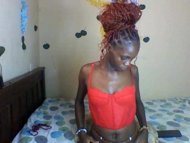 Luna-Noir live cam on BongaCams