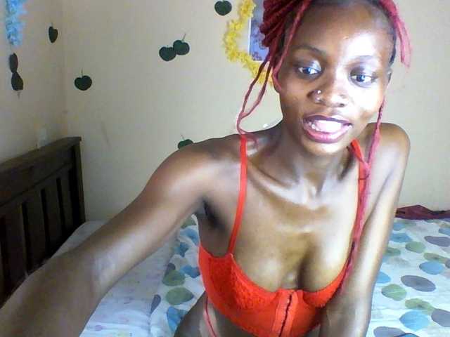 Luna-Noir live cam on BongaCams
