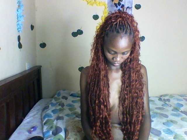 Luna-Noir live cam on BongaCams
