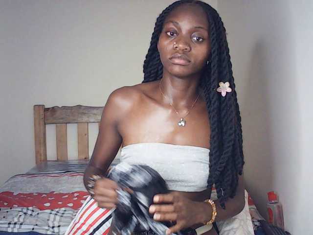 Luna-Noir's BongaCams show and profile