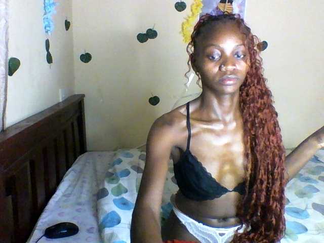 Luna-Noir live cam on BongaCams