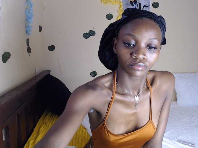 Luna-Noir live cam on BongaCams