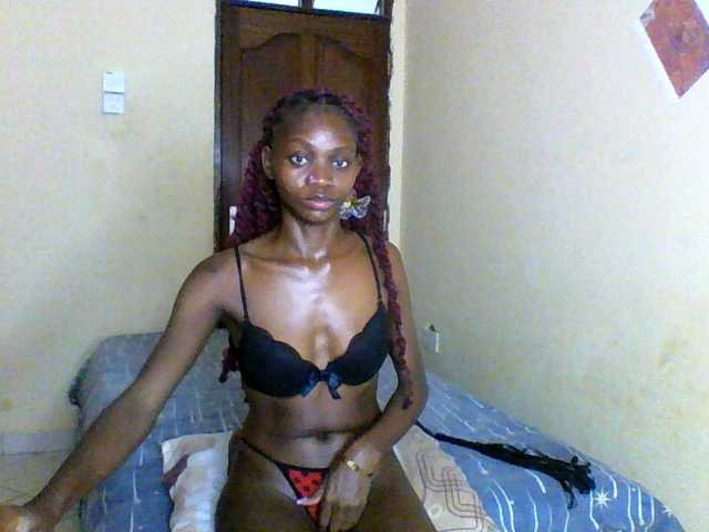 Luna-Noir live cam on BongaCams