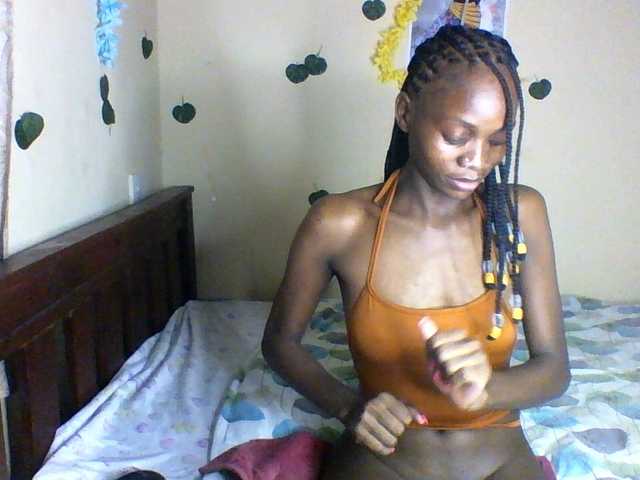 Luna-Noir live cam on BongaCams