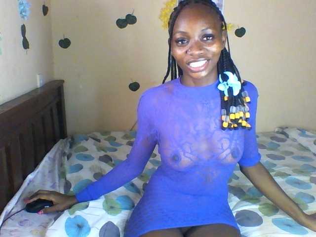 Luna-Noir live cam on BongaCams