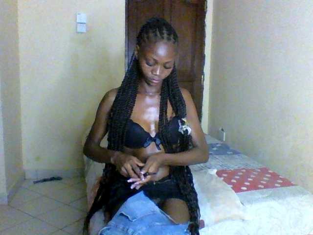 Luna-Noir live cam on BongaCams