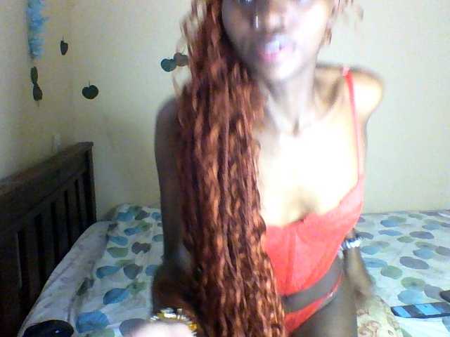 Luna-Noir live cam on BongaCams