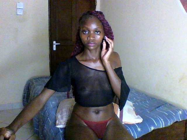 Luna-Noir live cam on BongaCams