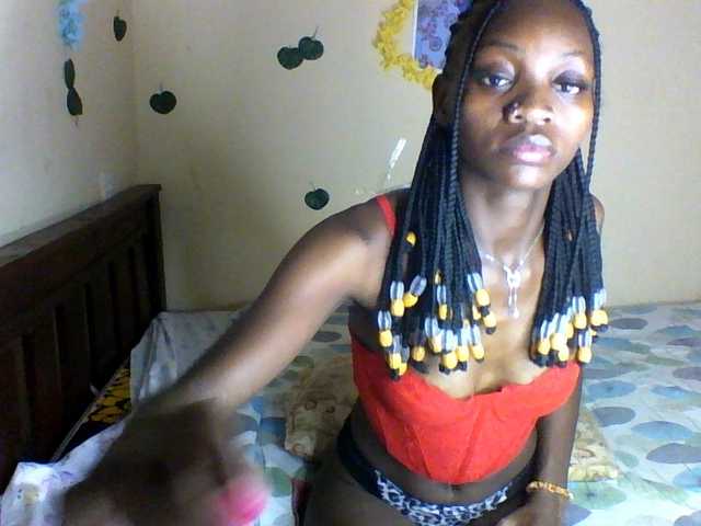 Luna-Noir live cam on BongaCams
