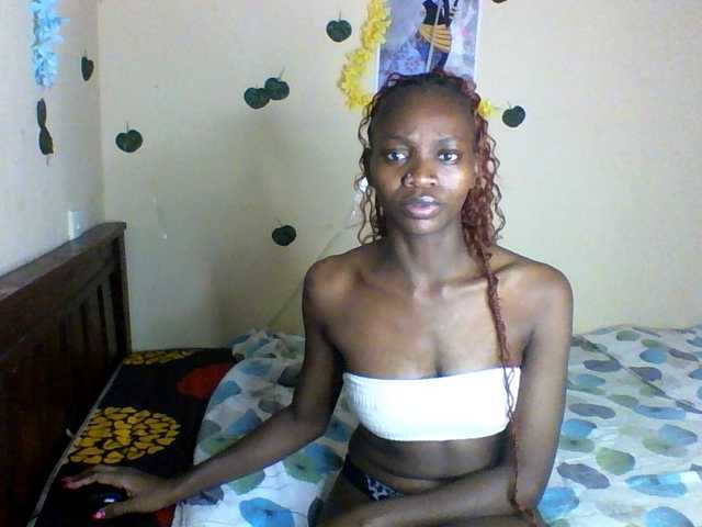 Luna-Noir live cam on BongaCams