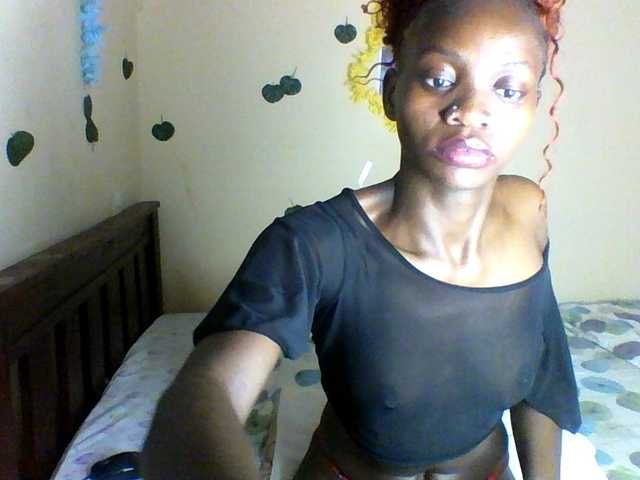 Luna-Noir live cam on BongaCams