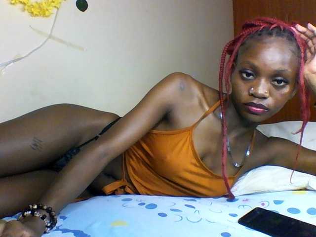 Luna-Noir live cam on BongaCams