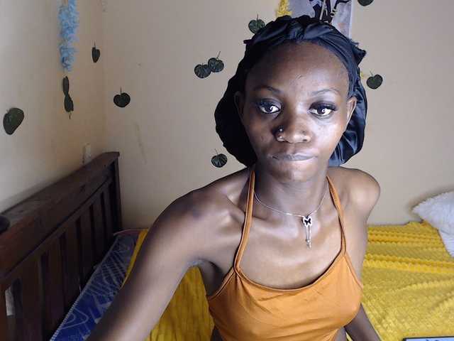 Luna-Noir live webcam show