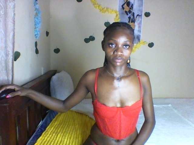 Luna-Noir live cam on BongaCams