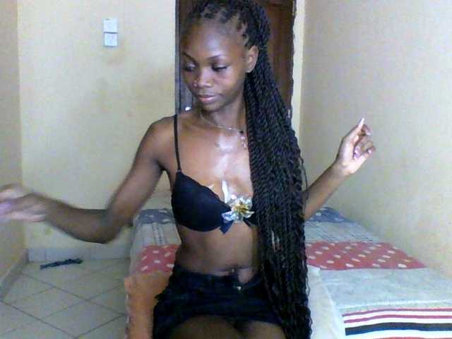 Luna-Noir live cam on BongaCams