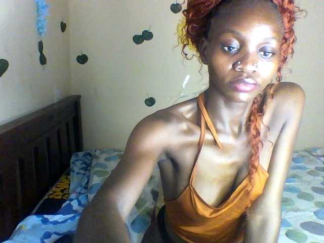Luna-Noir live cam on BongaCams