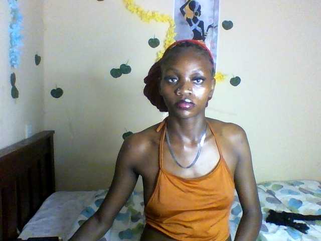 Luna-Noir live cam on BongaCams