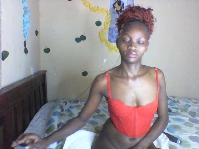 Luna-Noir live cam on BongaCams