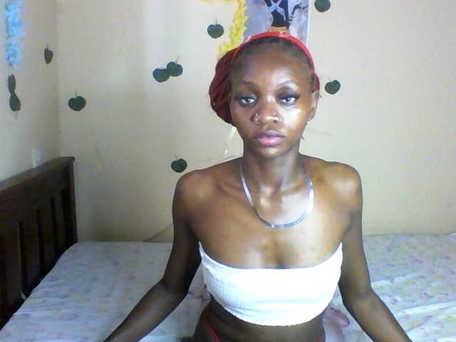 Luna-Noir live cam on BongaCams