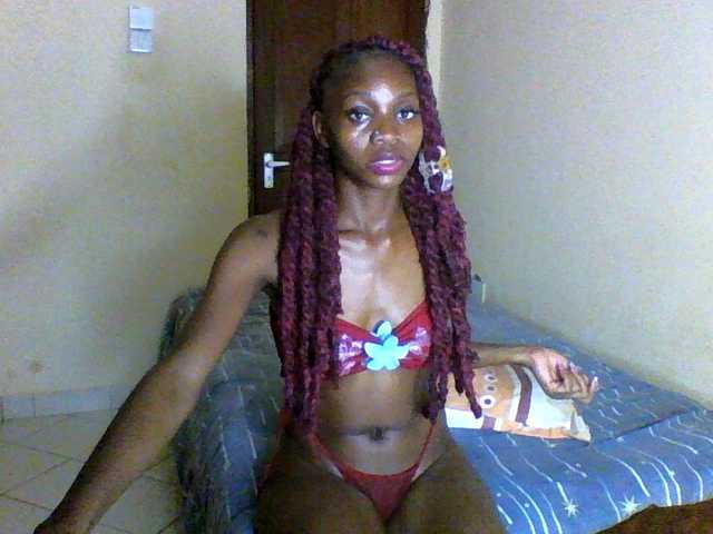 Luna-Noir live cam on BongaCams