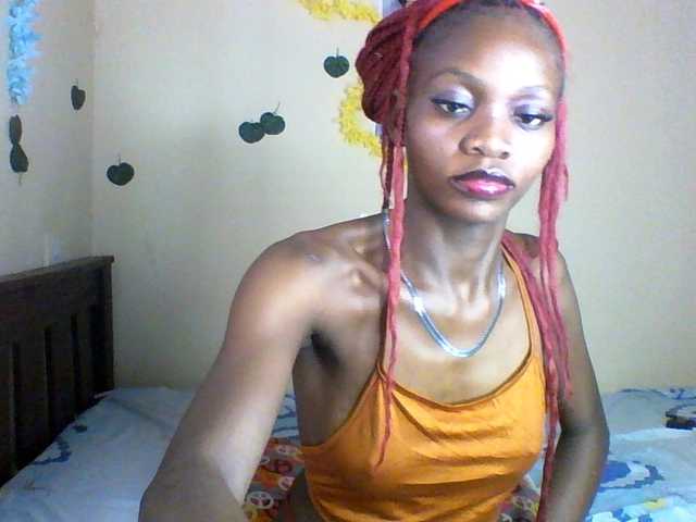 Luna-Noir live cam on BongaCams