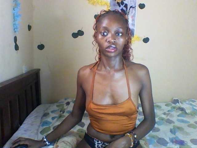 Luna-Noir live cam on BongaCams