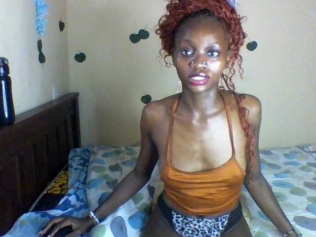Luna-Noir live cam on BongaCams