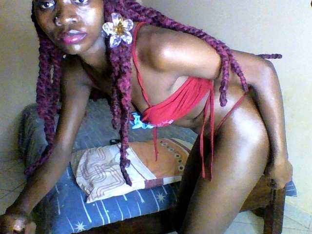 Luna-Noir live cam on BongaCams