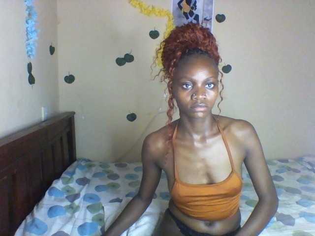 Luna-Noir live cam on BongaCams
