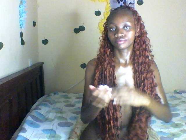 Luna-Noir live cam on BongaCams