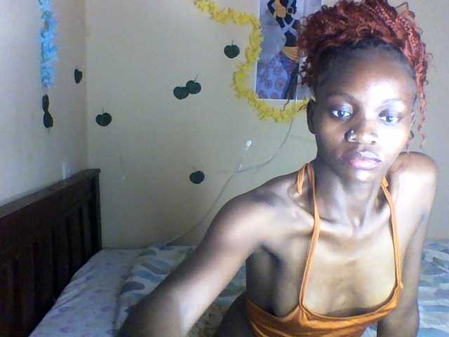 Luna-Noir live cam on BongaCams