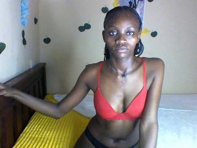 Luna-Noir live cam on BongaCams