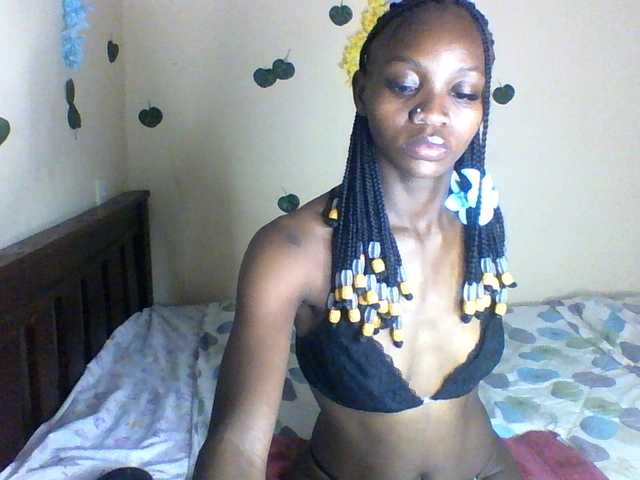 Luna-Noir live cam on BongaCams