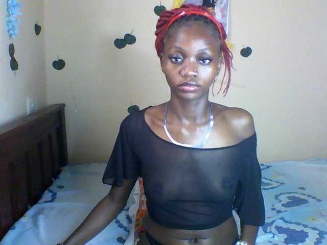Luna-Noir live cam on BongaCams