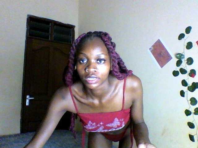Luna-Noir live cam on BongaCams