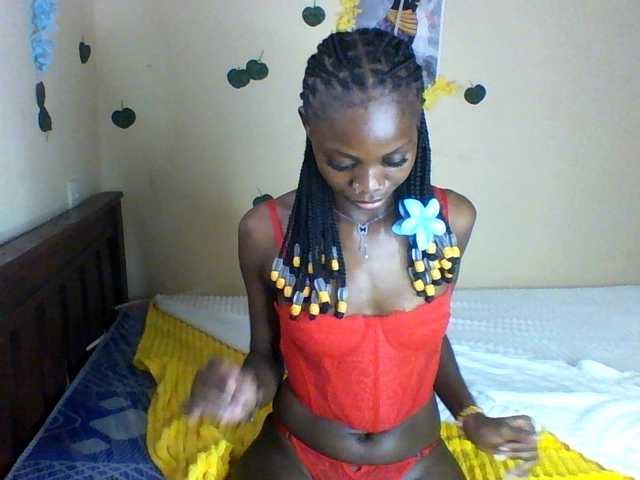 Luna-Noir live cam on BongaCams