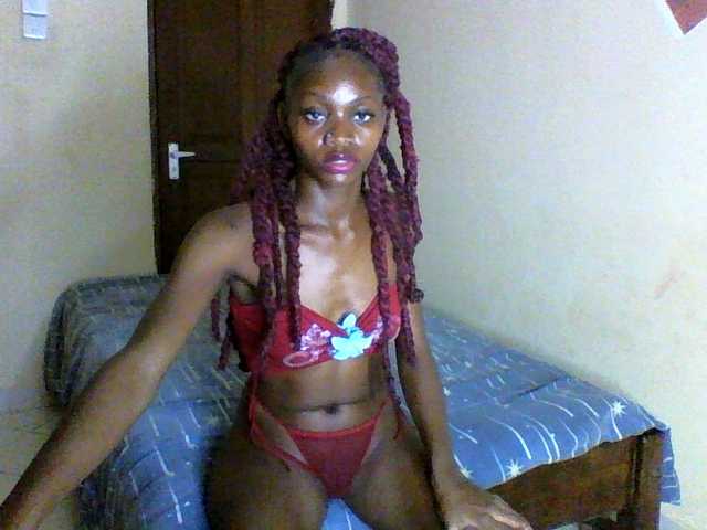 Luna-Noir live cam on BongaCams
