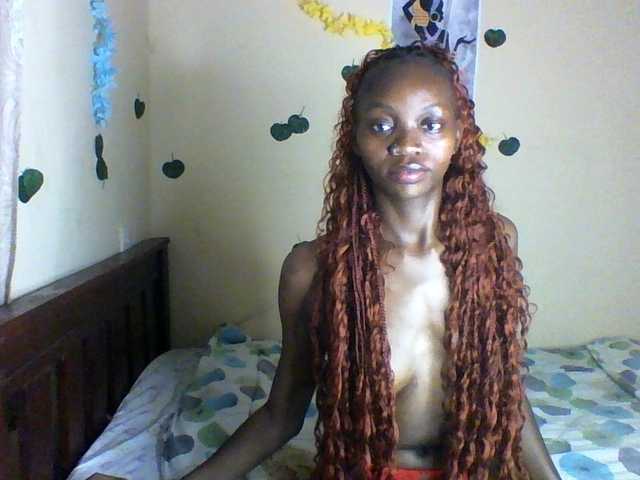 Luna-Noir live cam on BongaCams