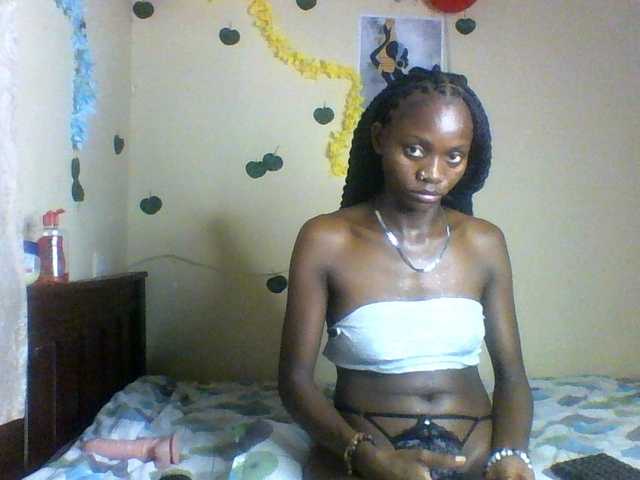 Luna-Noir's BongaCams show and profile