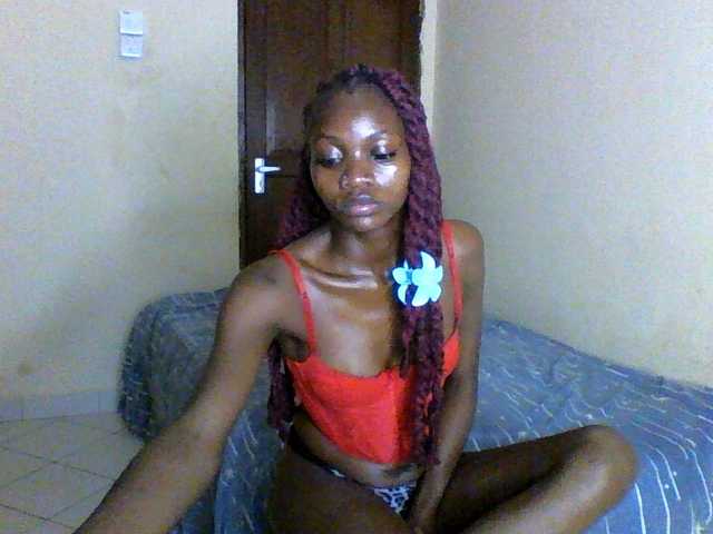 Luna-Noir live cam on BongaCams