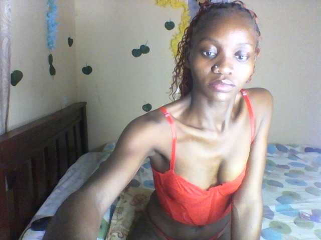 Luna-Noir live cam on BongaCams