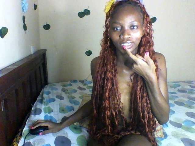 Luna-Noir live cam on BongaCams