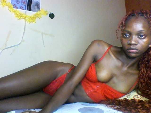 Luna-Noir live cam on BongaCams