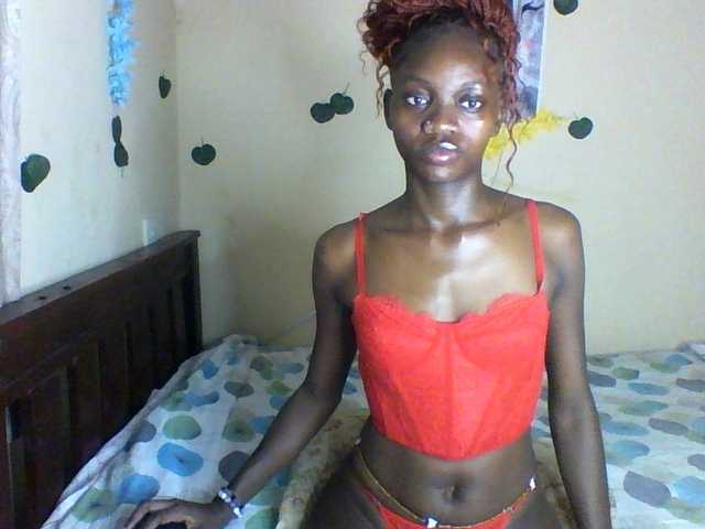 Luna-Noir live cam on BongaCams