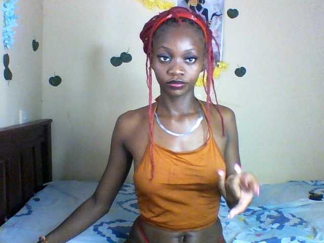 Luna-Noir live cam on BongaCams