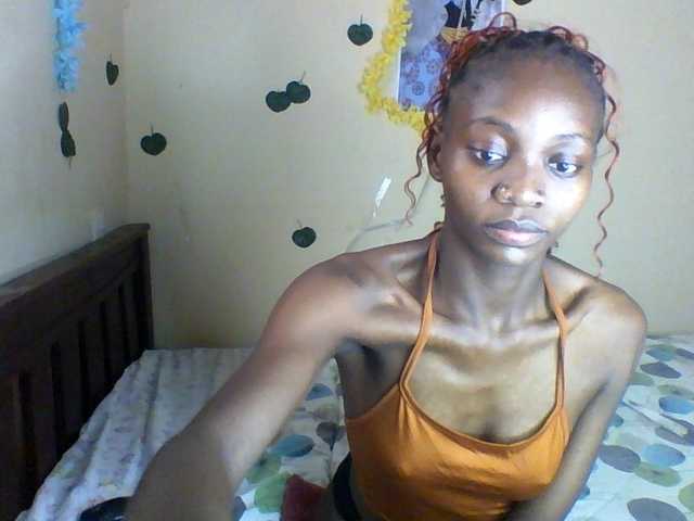 Luna-Noir live cam on BongaCams