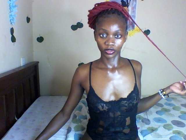 Luna-Noir live cam on BongaCams