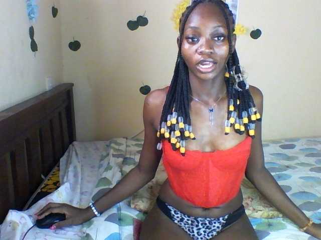 Luna-Noir live cam on BongaCams