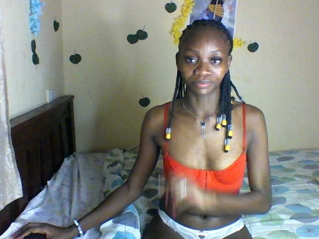 Luna-Noir live cam on BongaCams
