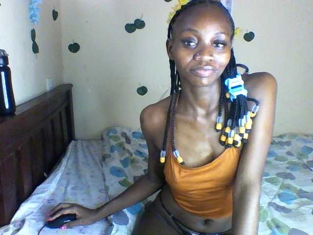 Luna-Noir live cam on BongaCams